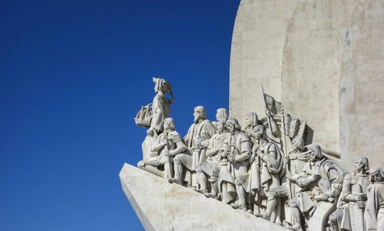 travel hacks discovery website